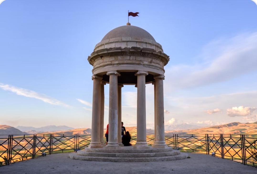 Montalbano House - Casa Vacanze Santa Margherita di Belice Exteriér fotografie